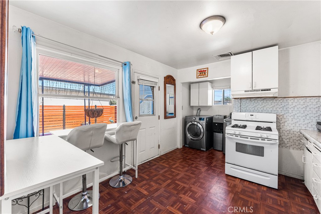 1544 Franklin Avenue Property Photo 7