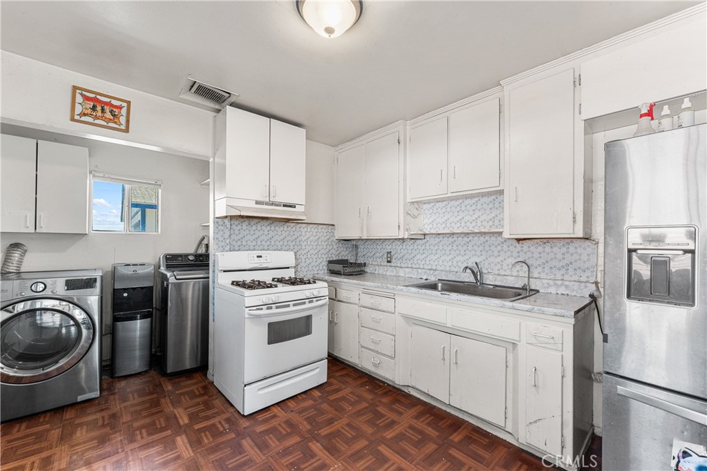 1544 Franklin Avenue Property Photo 12