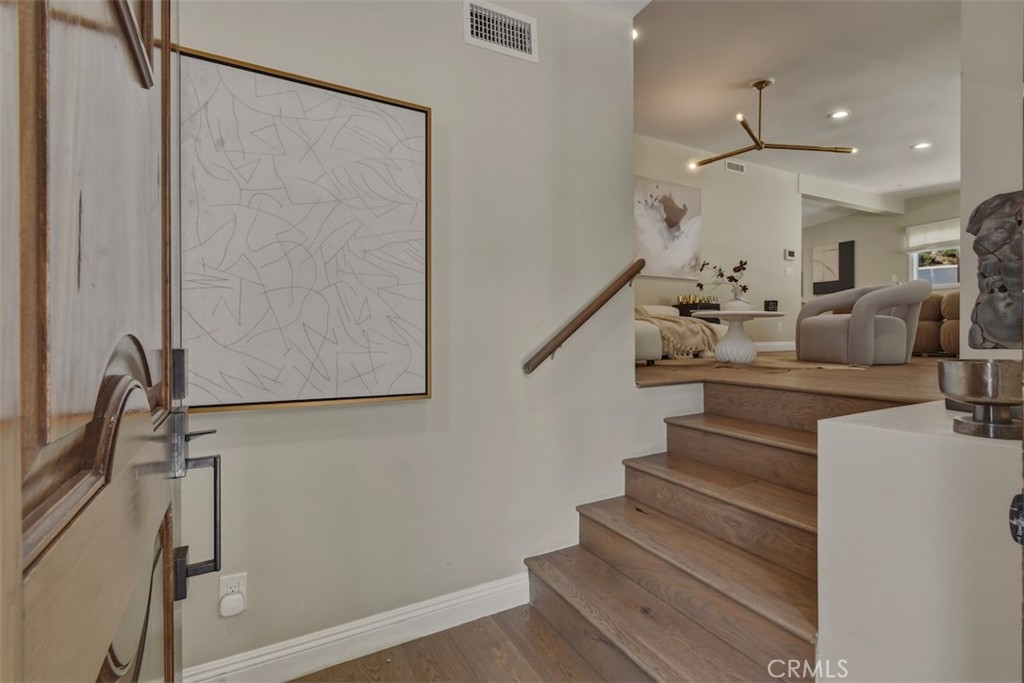 3675 Ventura Canyon Property Photo 8