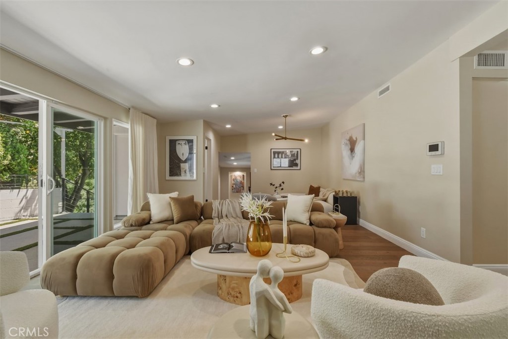 3675 Ventura Canyon Property Photo 15