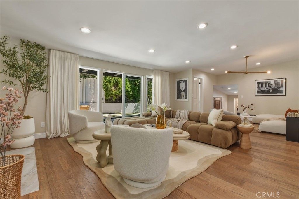 3675 Ventura Canyon Property Photo 16