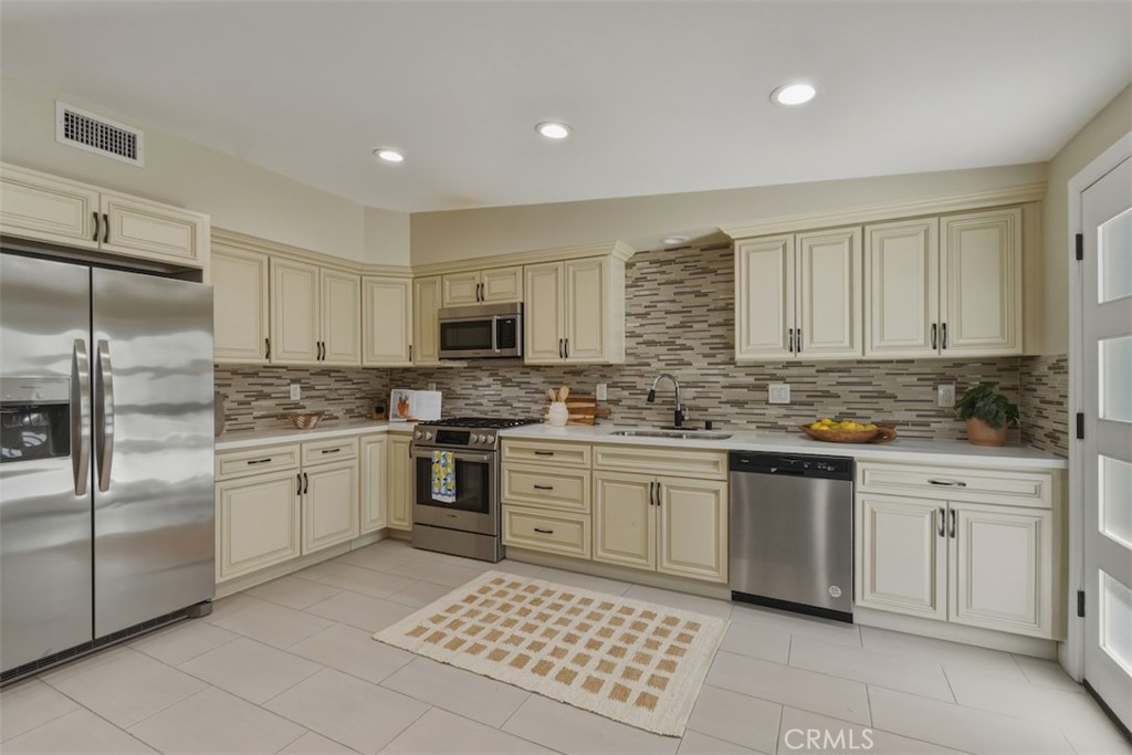 3675 Ventura Canyon Property Photo 24