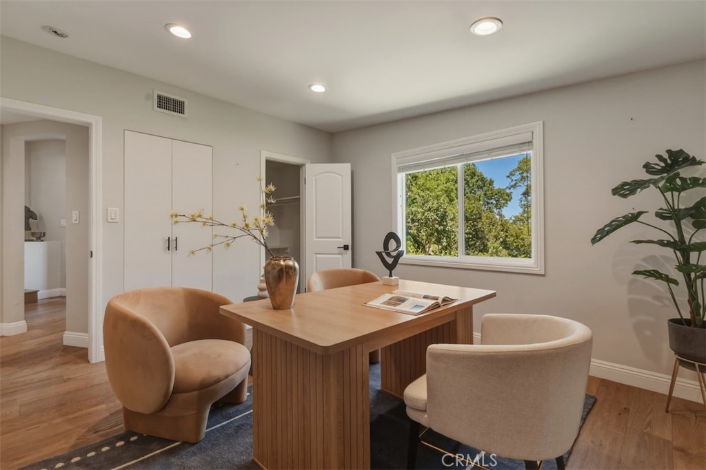 3675 Ventura Canyon Property Photo 31