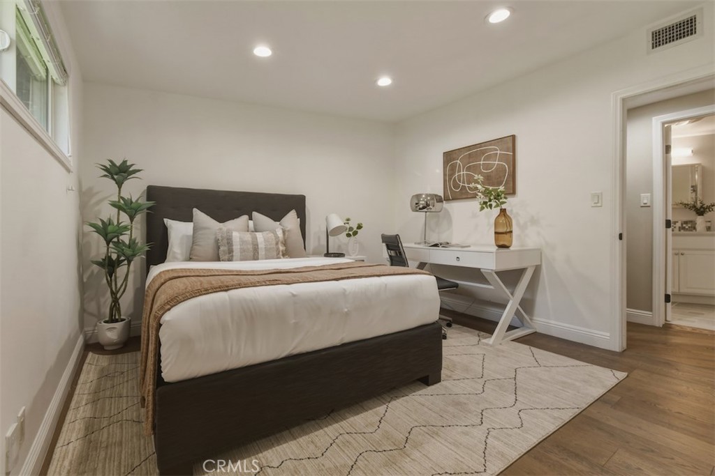 3675 Ventura Canyon Property Photo 32