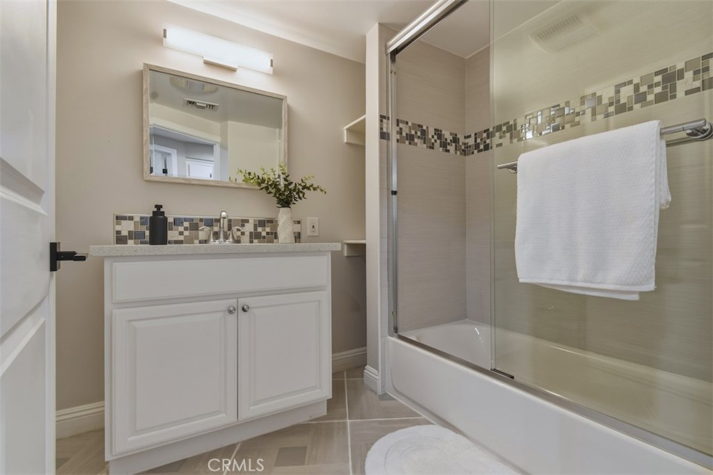 3675 Ventura Canyon Property Photo 33