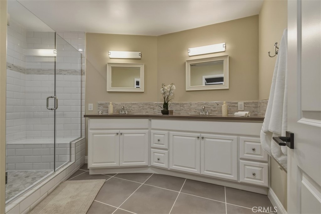 3675 Ventura Canyon Property Photo 38