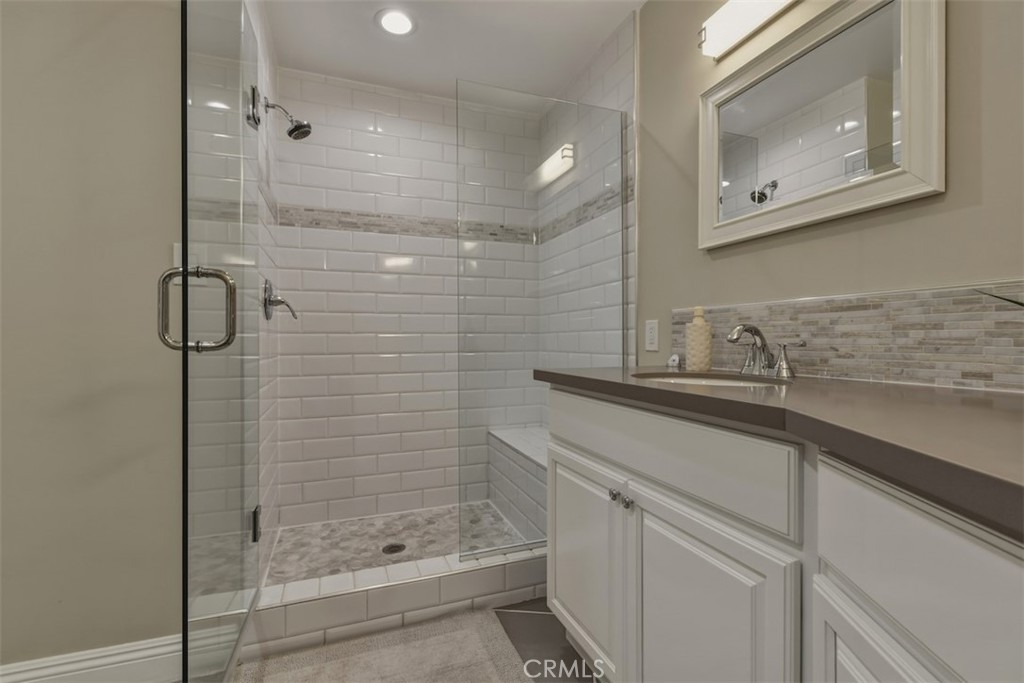 3675 Ventura Canyon Property Photo 39