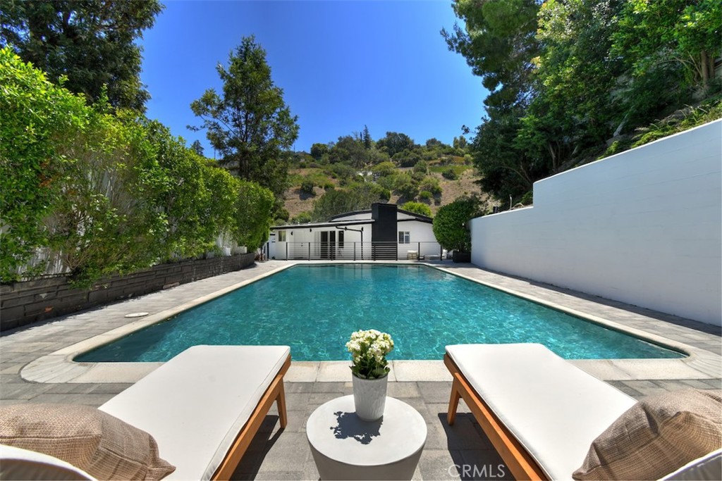 3675 Ventura Canyon Property Photo 48