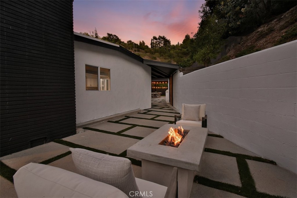 3675 Ventura Canyon Property Photo 52