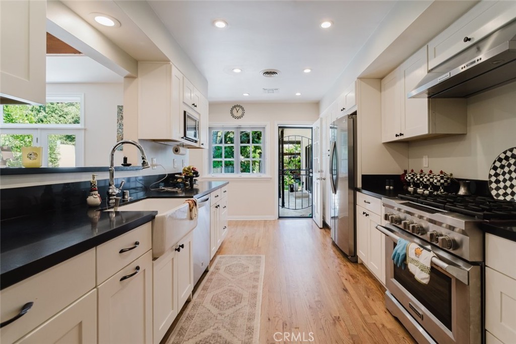 6638 Blucher Avenue Property Photo 13