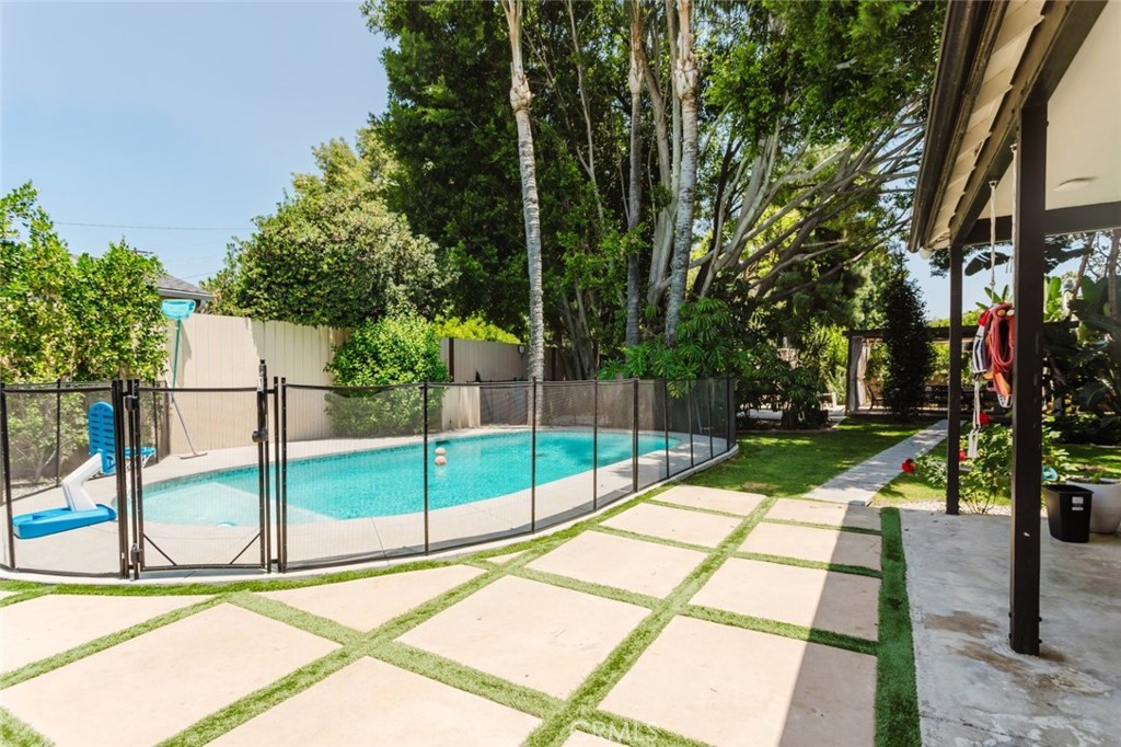 6638 Blucher Avenue Property Photo 30