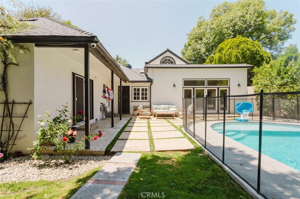 6638 Blucher Avenue Property Photo 38