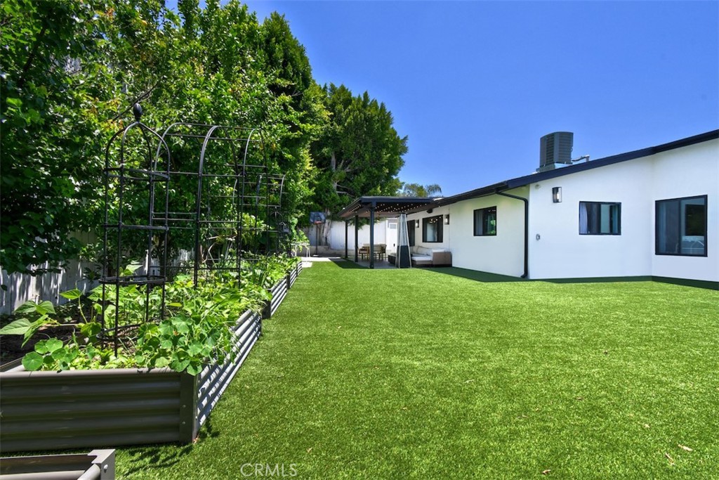 5531 Hermitage Property Photo 37