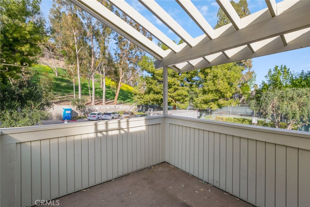 22127 Burbank 7 Property Photo 4