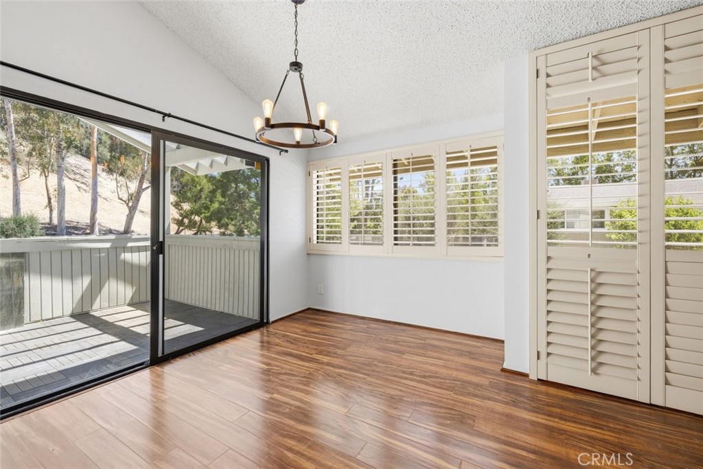 22127 Burbank 7 Property Photo 6