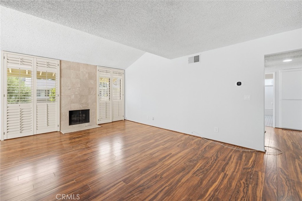 22127 Burbank 7 Property Photo 7