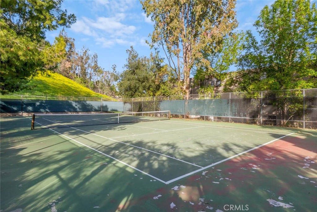 22127 Burbank 7 Property Photo 12