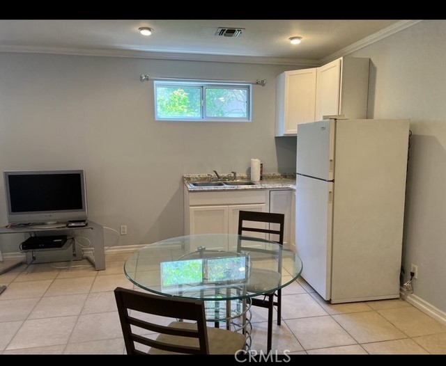 5149 Hesperia Property Photo 2