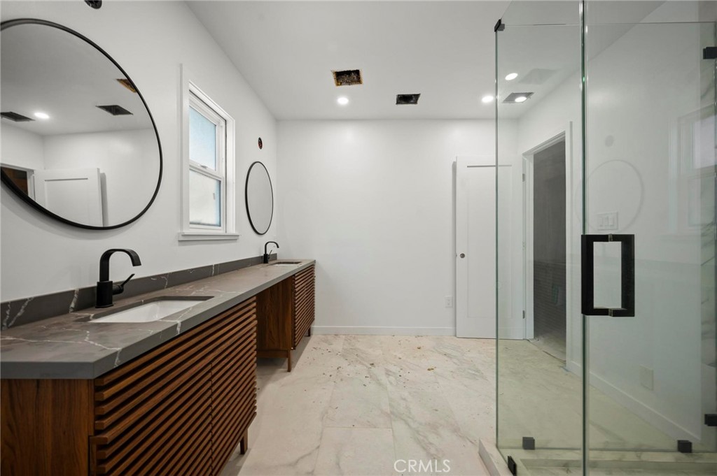 5776 Hesperia Avenue Property Photo 6