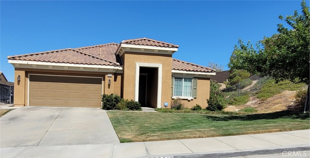 38646 Lynx Property Photo