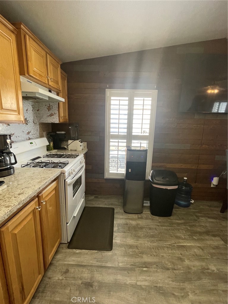 7560 Woodman Place 64 Property Photo 10