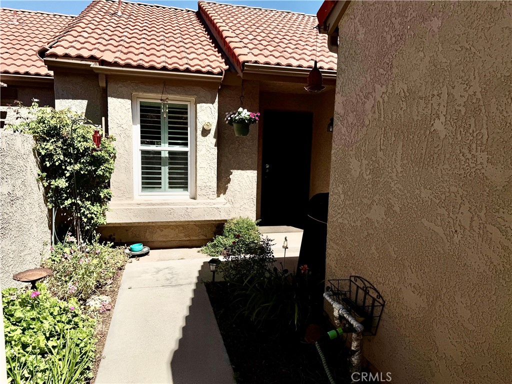 19946 Ave Of The Oaks Property Photo 3