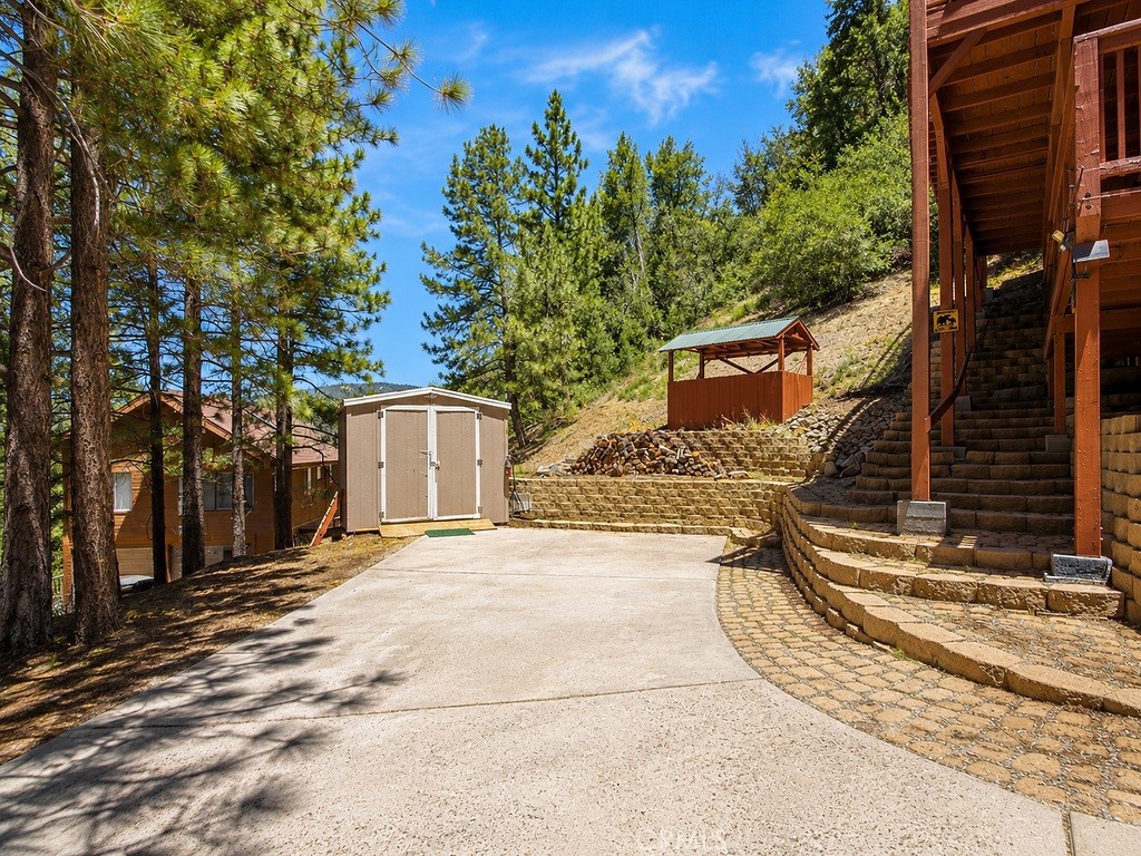 1412 Lassen Property Photo 4