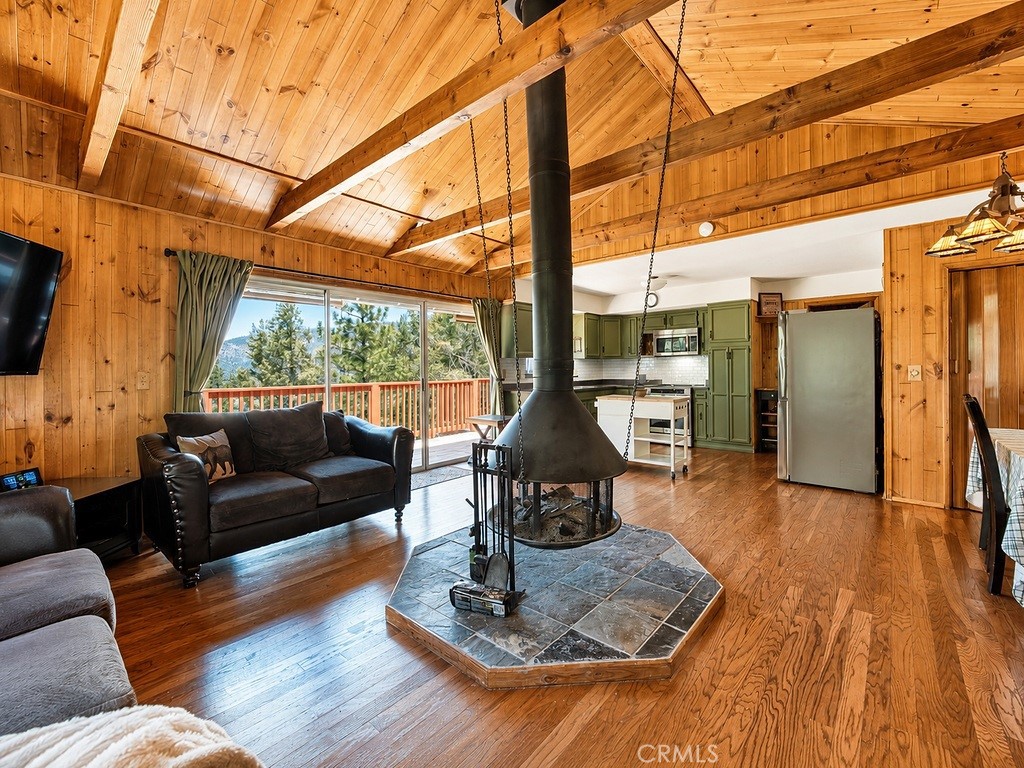 1412 Lassen Property Photo 5