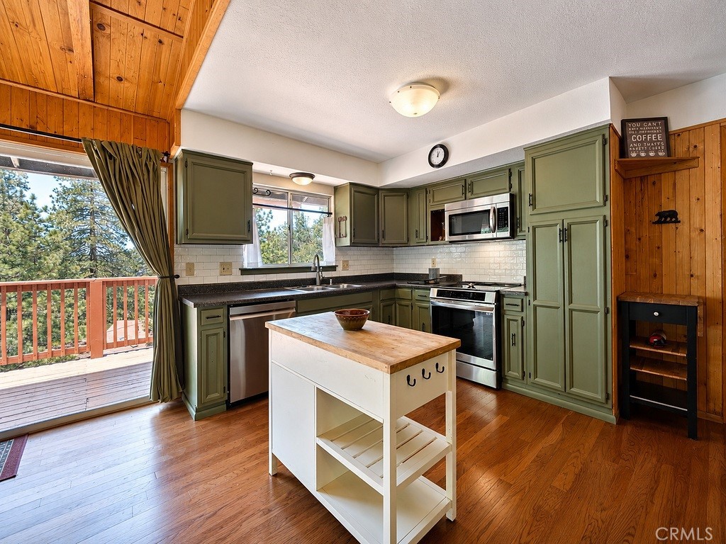 1412 Lassen Property Photo 8