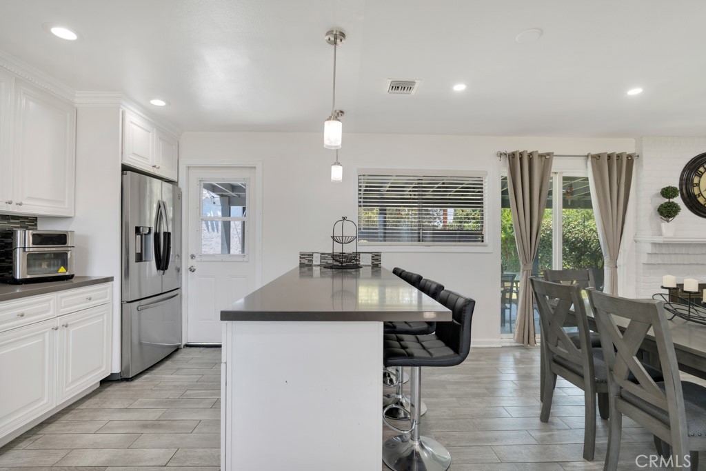 22641 Sherman Way Property Photo 13