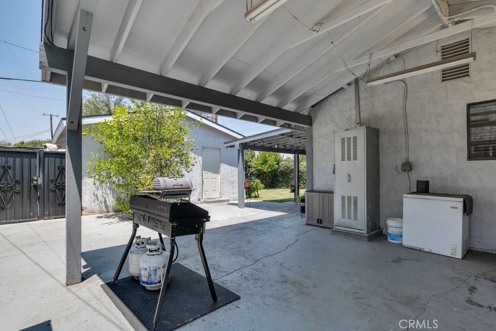 22641 Sherman Way Property Photo 27