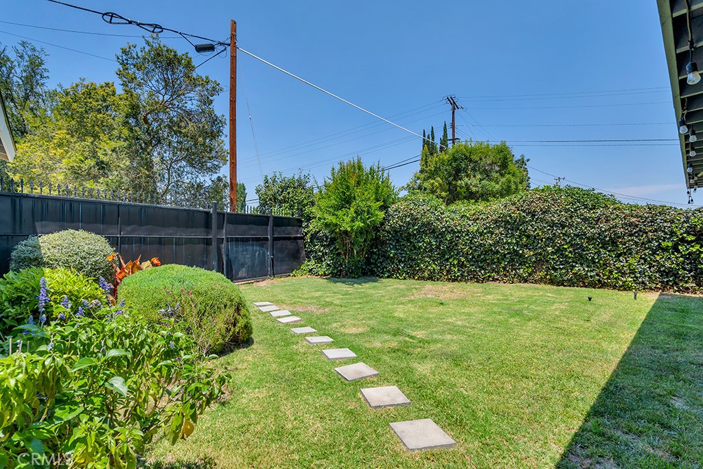 22641 Sherman Way Property Photo 29