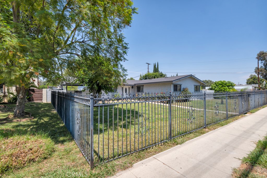 22641 Sherman Way Property Photo 36