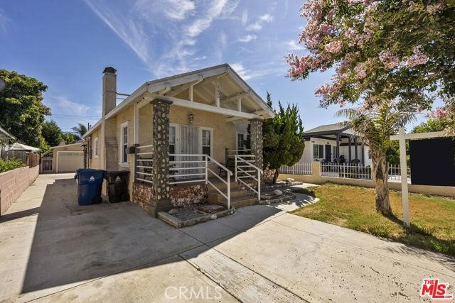5600 Smiley Property Photo 2