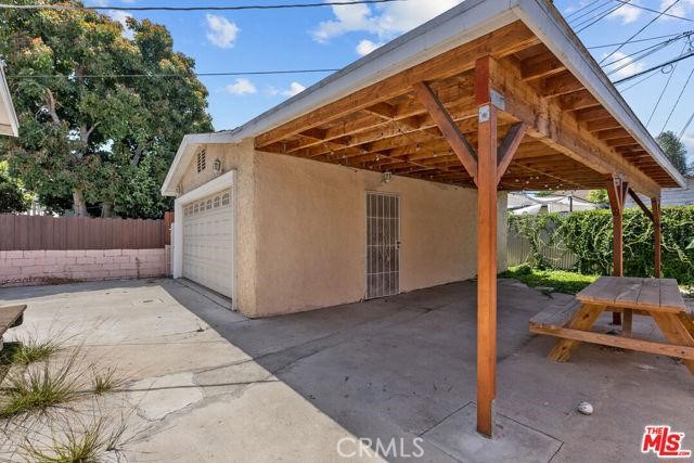5600 Smiley Property Photo 3