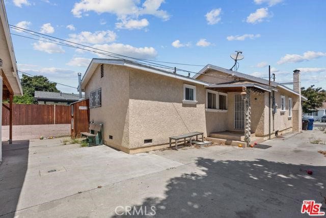 5600 Smiley Property Photo 4