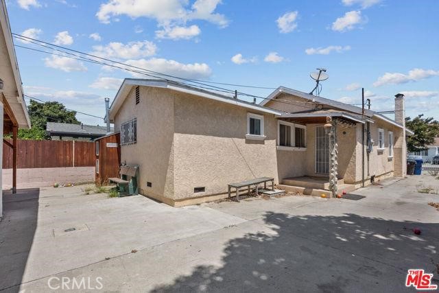 5600 Smiley Property Photo 4