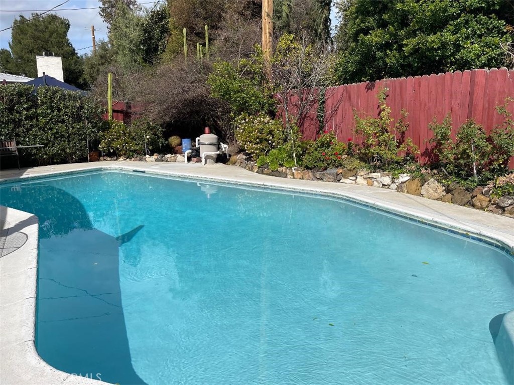 5644 Le Sage Property Photo 3