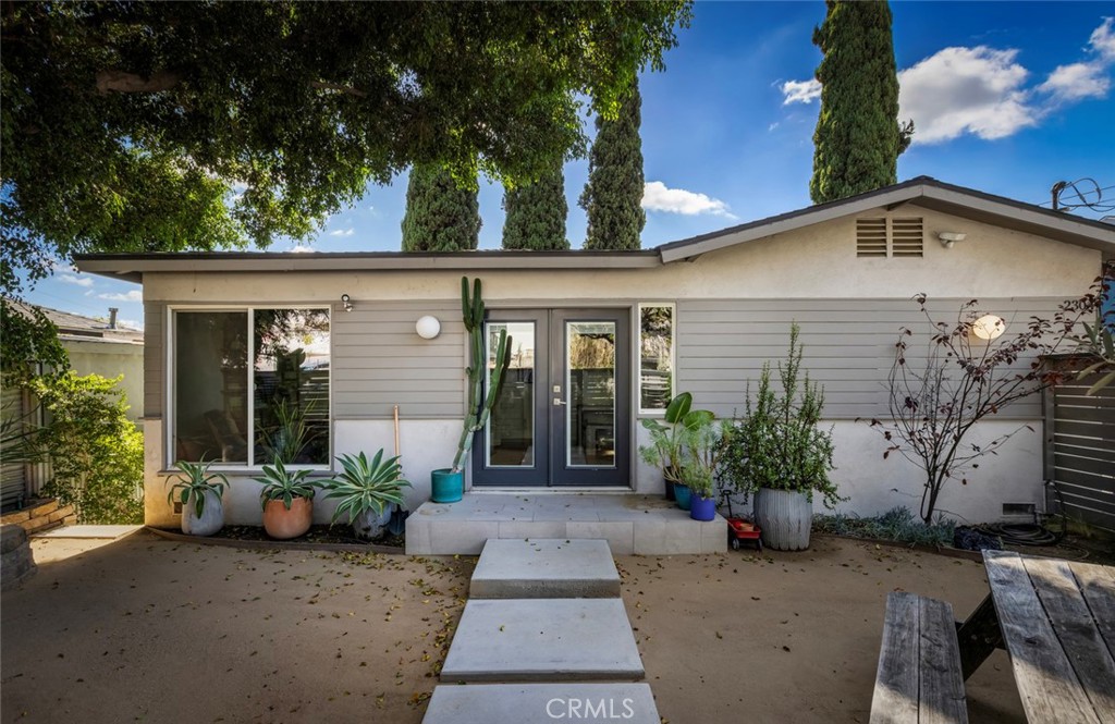 2304 W Avenue 31 Property Photo 1
