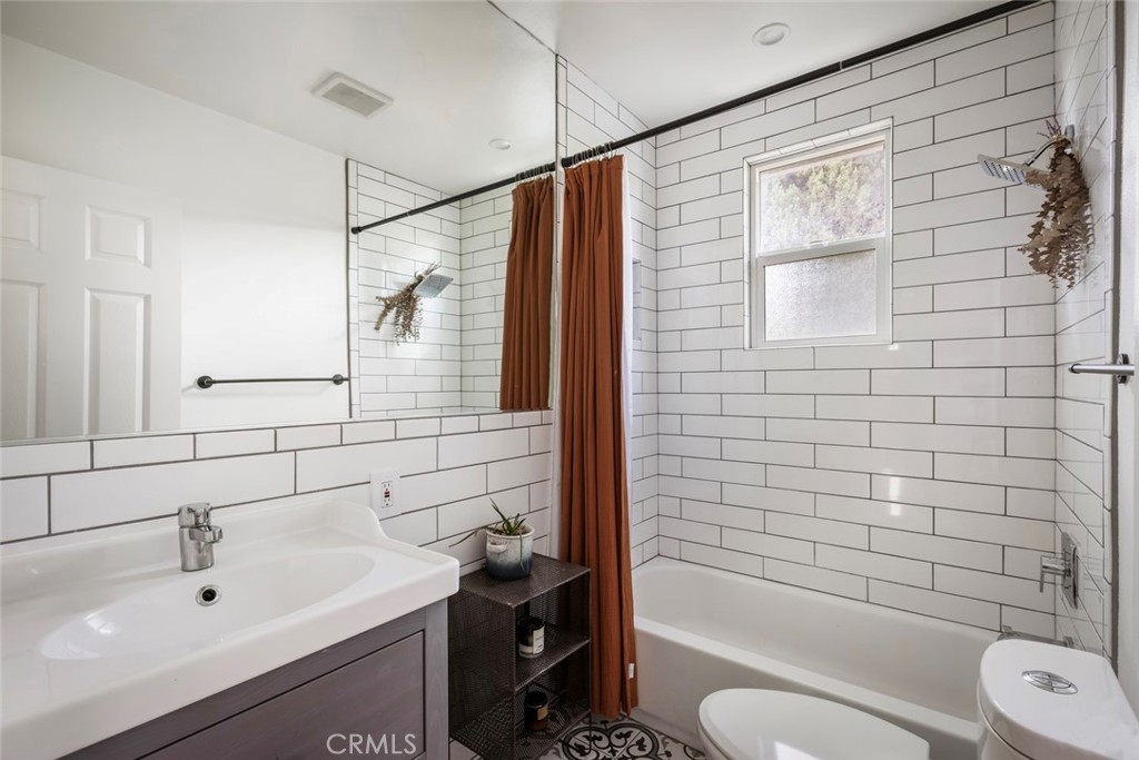 2304 W Avenue 31 Property Photo 16