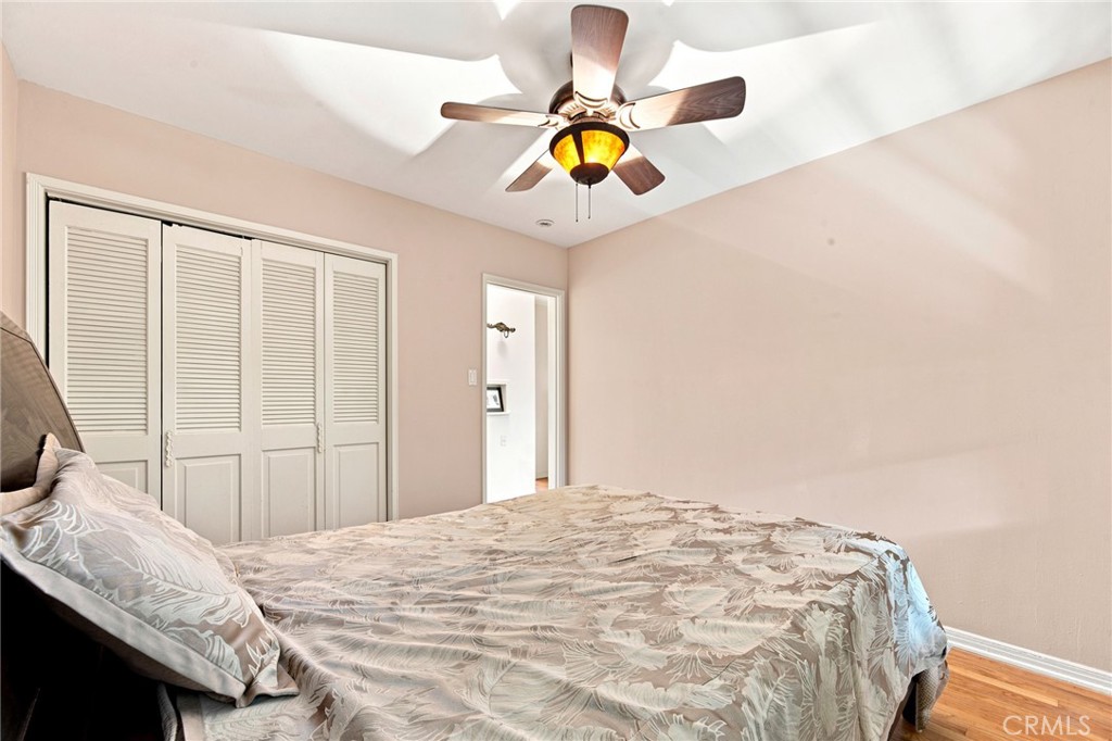 15034 1/4 Dickens Property Photo 14