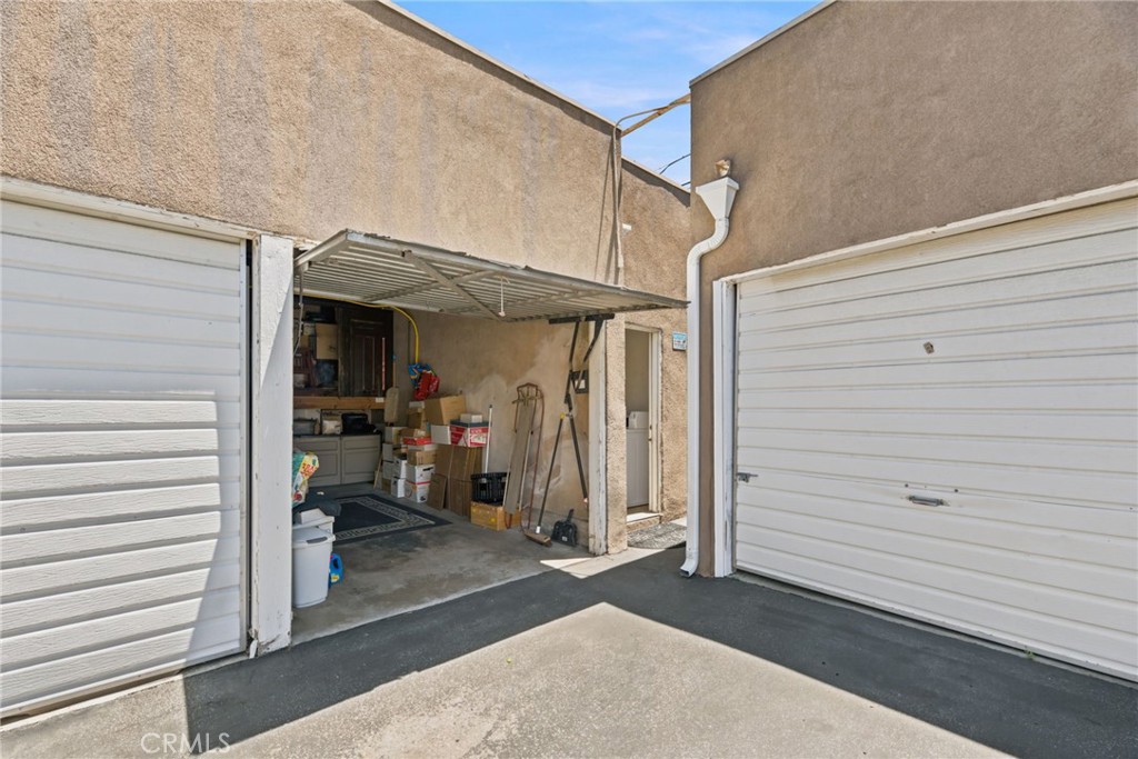 15034 1/4 Dickens Property Photo 18