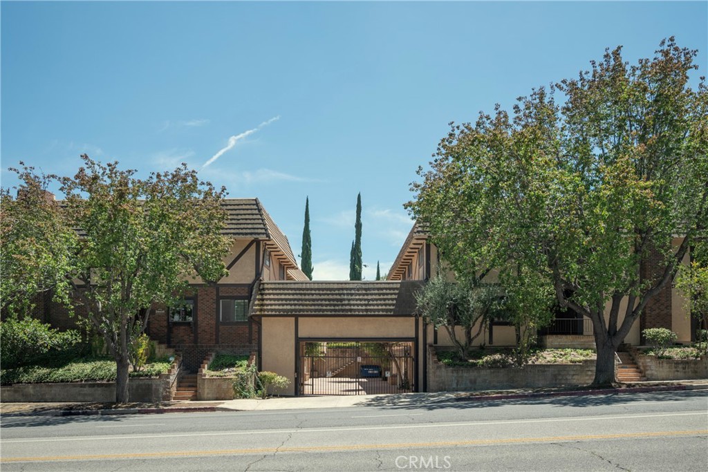 24420 Victory Property Photo 1