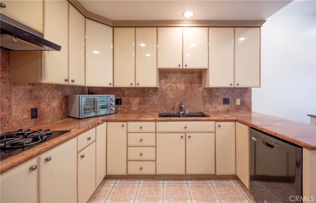24420 Victory Property Photo 10