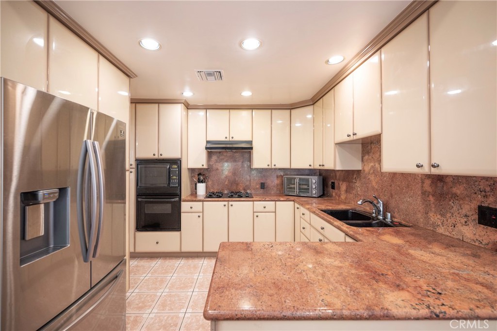 24420 Victory Property Photo 11