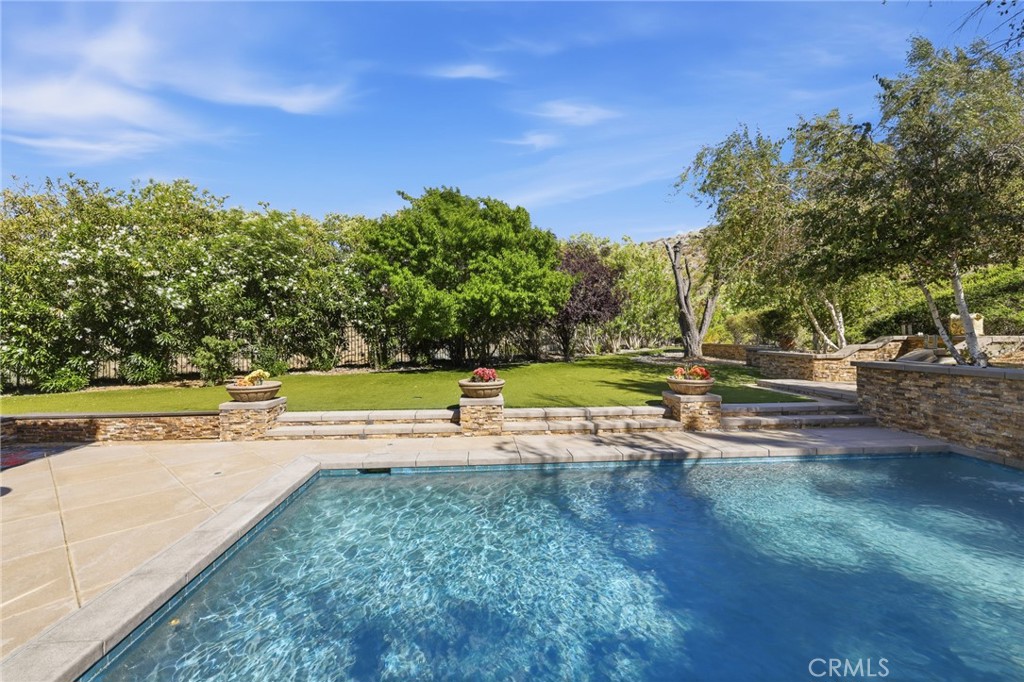 40301 Nido Court Property Photo 6