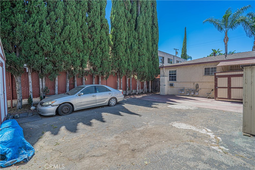 210 W Spazier Property Photo 20