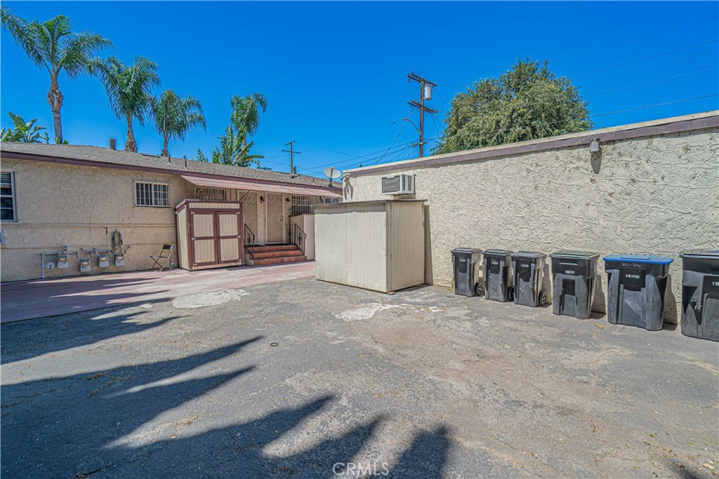 210 W Spazier Property Photo 21