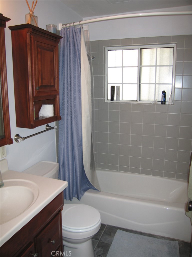 210 W Spazier Property Photo 28