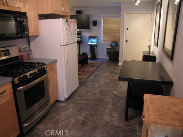 210 W Spazier Property Photo 30